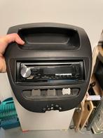 Pioneer DEN-3900BT autoradio in peugeot 107 front, Auto diversen, Ophalen of Verzenden, Gebruikt