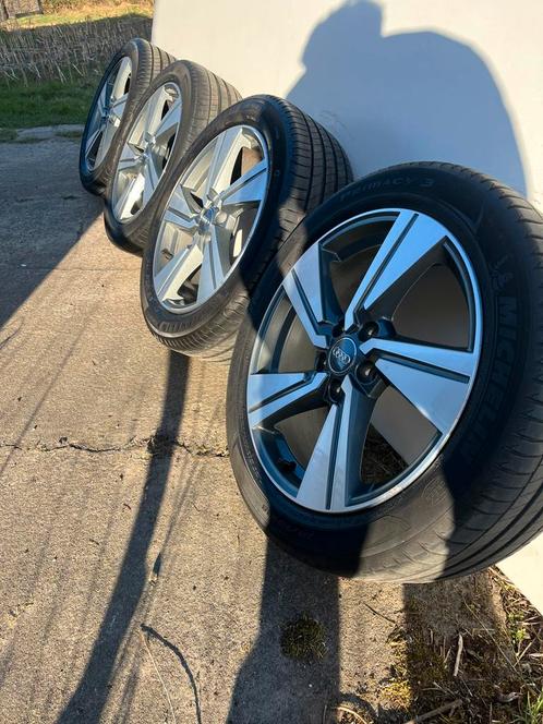 Originele audi Q3/A6 velgen 18 inch met zomerbanden, Auto-onderdelen, Banden en Velgen, Banden en Velgen, Zomerbanden, 18 inch