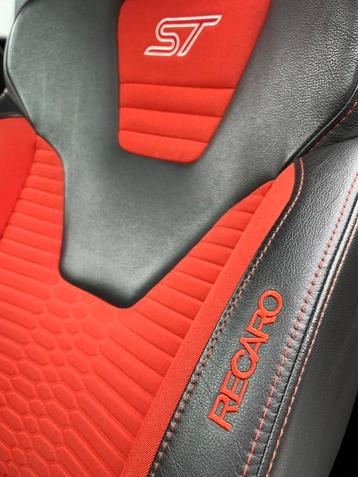 RECARO Ford Fiesta ST180 Interieurset Rood | Stoelen + Bank beschikbaar voor biedingen