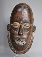 Afrikaans gelaatsmasker van de IBO, Nigeria, ca 1970, Antiek en Kunst, Kunst | Niet-Westerse kunst, Verzenden