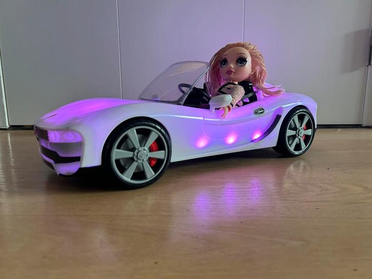 Rainbow High Cabrio Auto & Fashion Doll, Kinderen en Baby's, Speelgoed | Buiten | Accuvoertuigen, Gebruikt, Ophalen