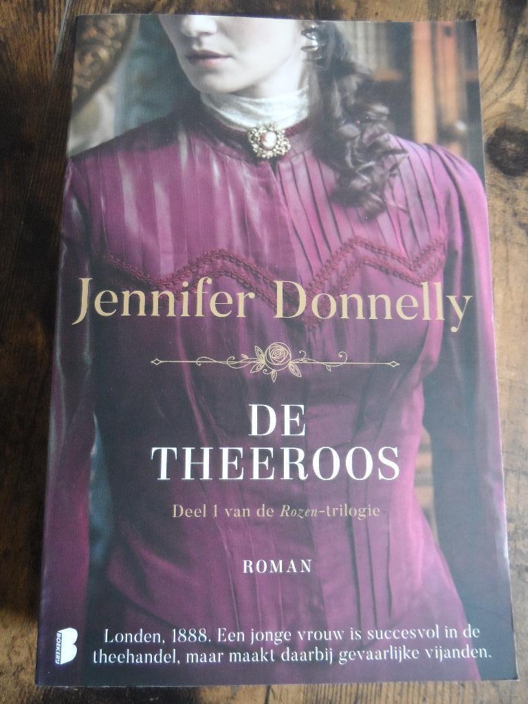 Jennifer Donnelly - De theeroos, Boeken, Romans, Zo goed als nieuw, Ophalen of Verzenden