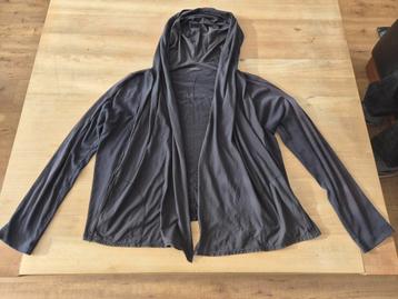Mooie vest MarcCain.Maat XL. beschikbaar voor biedingen
