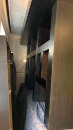 Buffet bakkenkast donkerbruin, Huis en Inrichting, Kasten | Buffetkasten, Ophalen of Verzenden, Zo goed als nieuw, 25 tot 50 cm