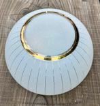 Retro plafonflamp mat glas en goudkleur detail incl. Ledlamp, Huis en Inrichting, Lampen | Plafondlampen, Ophalen of Verzenden
