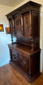 Antieke kast met prachtig houtsnijwerk, Ophalen