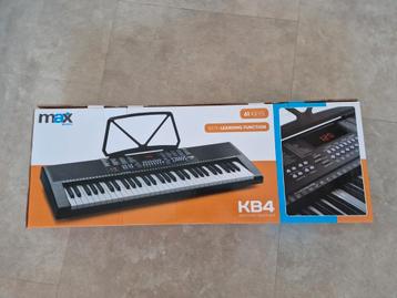 Keyboard met Koptelefoon - Max KB4 beschikbaar voor biedingen