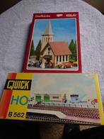 2 nog nieuw in doos te bouwen dorpskerk en spoor huisje HO, Hobby en Vrije tijd, Modeltreinen | H0, Overige merken, Gelijkstroom of Wisselstroom