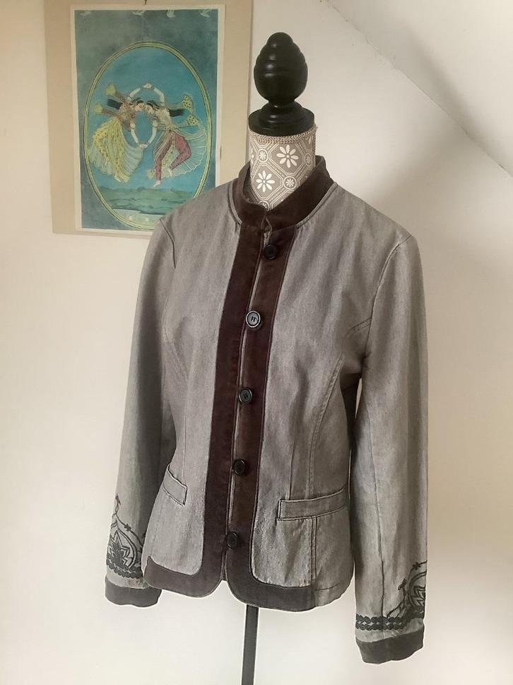 H&M grijs jeans jasje met bruin fluweel & geborduurd m 38/40, Kleding | Dames, Jasjes, Kostuums en Pakken, Gedragen, Jasje, Maat 38/40 (M)