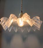 Vintage franse frosted glazen hanglamp in Clichy stijl., Huis en Inrichting, Lampen | Hanglampen, Vintage, art nouveau, Ophalen of Verzenden