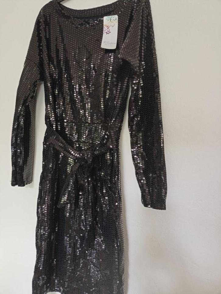 Italiaanse Jurk met pailletten, Kleding | Dames, Jurken, Nieuw, Maat 38/40 (M), Zwart, Boven de knie, Ophalen of Verzenden