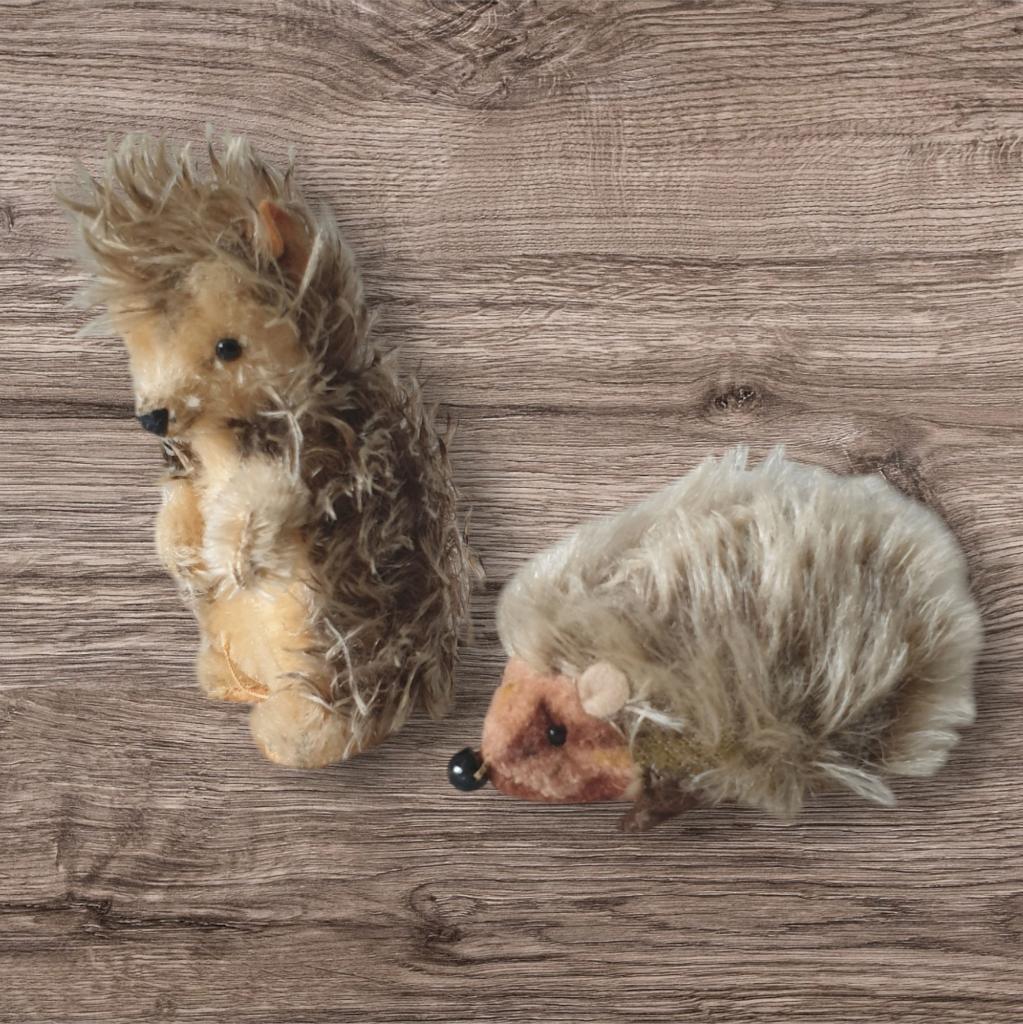 Steiff egel Joggi staand en liggend 12 en 8 cm hoog vintage, Antiek en Kunst, Antiek | Speelgoed, Ophalen of Verzenden