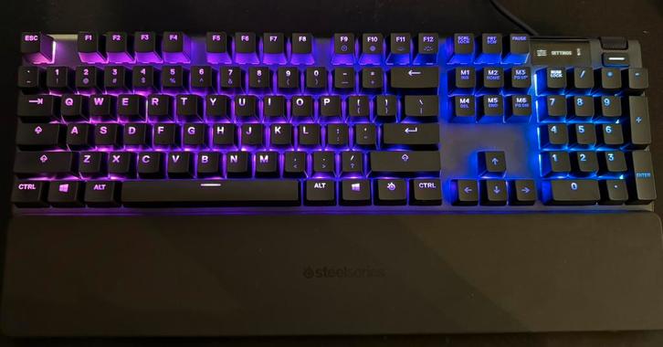 SteelSeries Apex 5 gaming toetsenbord, Computers en Software, Toetsenborden, Gebruikt, Gaming toetsenbord, Ophalen