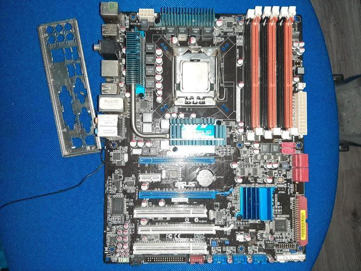 Semi vintage Asus gaming moederbord incl intel i7, Computers en Software, Moederborden, Gebruikt, Intel, DDR3, Ophalen