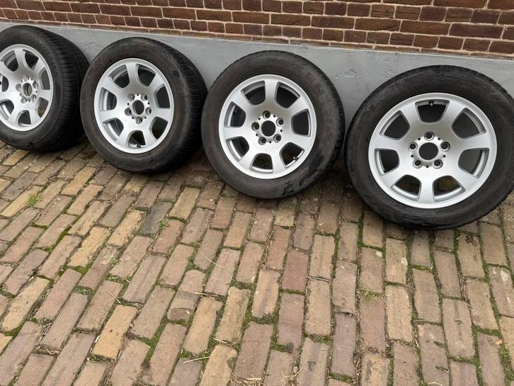 Te koop bmw winterbanden op aluminium velg, Auto-onderdelen, Overige Auto-onderdelen, BMW, Ophalen