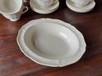 Wedgwood QUEENS PLAIN  Ovale open groenteschaal, Huis en Inrichting, Keuken | Servies, Ophalen of Verzenden, Wedgwood, Aardewerk
