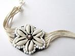 Mooie Witte Armband Cypraea Schelp, Armband Bloem Schelpjes, Verzenden, Zo goed als nieuw, Met edelsteen