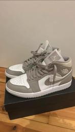 Air jordan 1 mid linen maat 41, Ophalen of Verzenden, Zo goed als nieuw