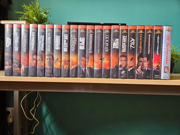 James Bond VHS Collectie - De Eerste 20 Films beschikbaar voor biedingen