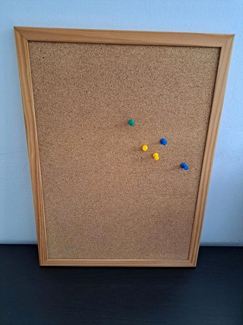 Prikbord 30x40 in houten lijst, Huis en Inrichting, Woonaccessoires | Memoborden, Gebruikt, Prikbord, Ophalen of Verzenden