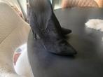 Mooie pumps met elastische enkel maat 37, Kleding | Dames, Schoenen, Ophalen of Verzenden, Zo goed als nieuw, Zwart