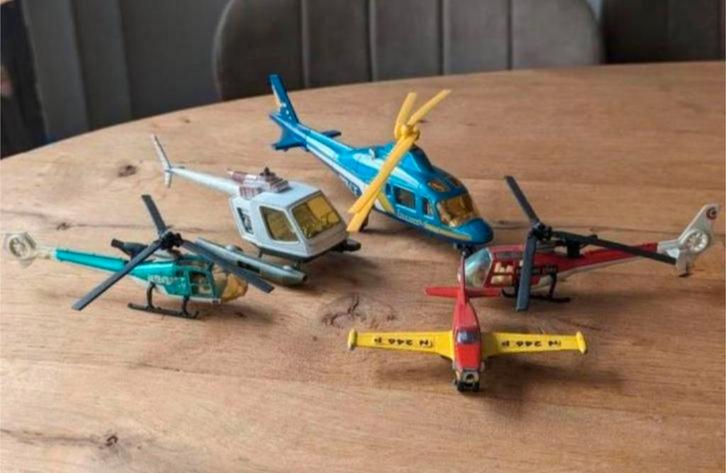 4x helicopter + 1 vliegtuig, Hobby en Vrije tijd, Modelauto's | Overige schalen, Gebruikt, Overige typen, Ophalen of Verzenden