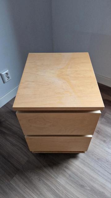 Ikea Malm nachtkastje op wieltjes
