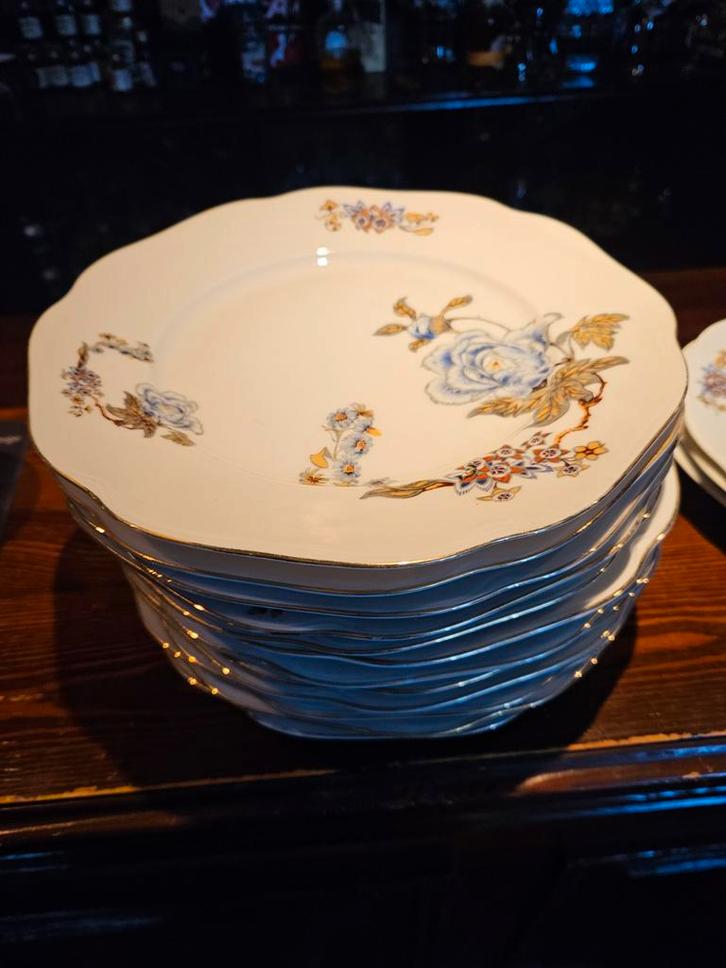 12 Borden - Klassiek Design, Huis en Inrichting, Keuken | Servies, Bord(en), Overige stijlen, Porselein, Ophalen of Verzenden