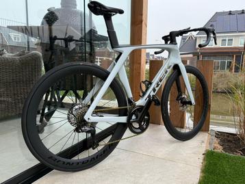 Trek Madone SL7 Gen 7 Ultegra Di2 12 speed FM58 <500 km beschikbaar voor biedingen