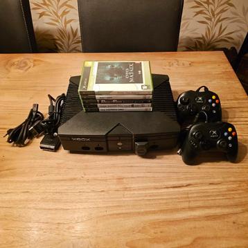 Microsoft Xbox Classic met 5 games en 2 controllers beschikbaar voor biedingen