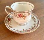 2x Vintage theekop en schotel – Balmoral Castle Bone China, Ophalen of Verzenden, Zo goed als nieuw, Overige stijlen, Kop(pen) en/of Schotel(s)