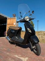 BTC Riva 2012 – Goed rijdende scooter met windscherm., Fietsen en Brommers, Ophalen, Zo goed als nieuw, Benzine, 50 cc