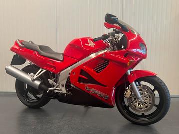 Honda VFR 750 VFR750 RC36 (bj 1997) beschikbaar voor biedingen