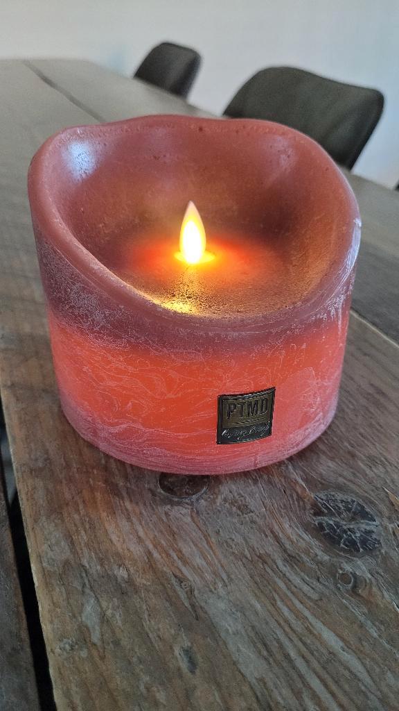 Ptmd led kaars XL, Huis en Inrichting, Woonaccessoires | Kandelaars en Kaarsen, Zo goed als nieuw, Kaars, Minder dan 25 cm, Overige materialen