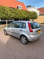 Ford fiesta met nieuwe APK en nieuwe koppeling!!!, Auto's, Stof, Zwart, Handgeschakeld, Particulier