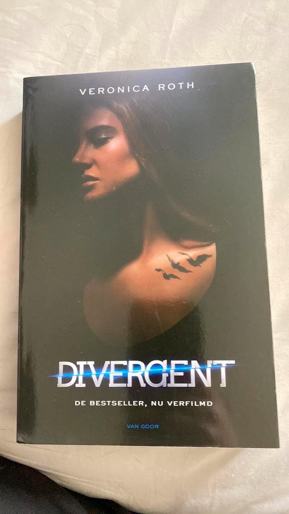 Veronica Roth - Divergent Trilogy filmeditie, Boeken, Fantasy, Zo goed als nieuw, Ophalen of Verzenden