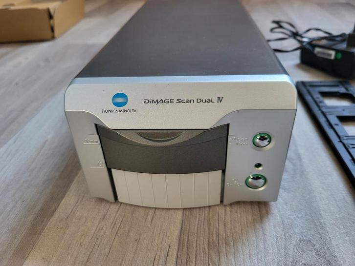 Konica Minolta Dimage Scan Dual IV Diascanner, Computers en Software, Scanners, Gebruikt, Diascanner, Windows, Overige, Ophalen