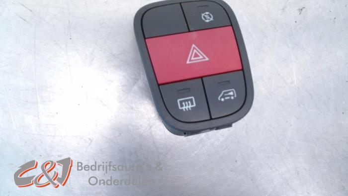 Paniekverlichtings Schakelaar van een Fiat Fiorino, Auto-onderdelen, Dashboard en Schakelaars, Fiat, Gebruikt, 3 maanden garantie