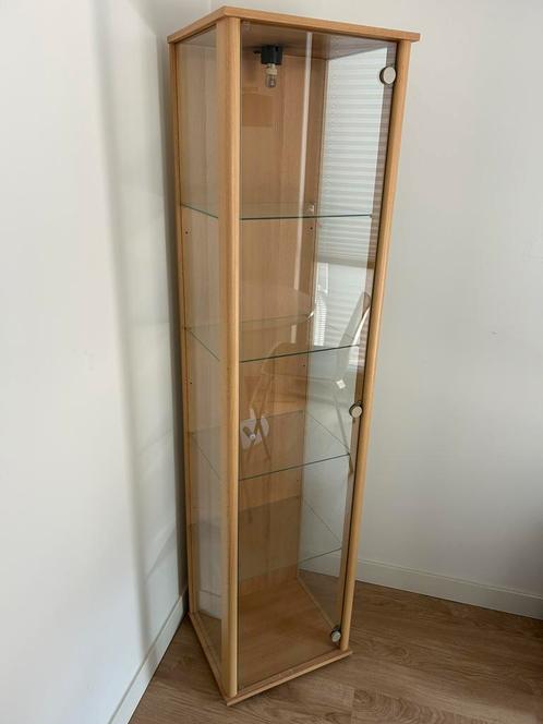 Vitrinekast met houten frame en lampje, Huis en Inrichting, Kasten | Vitrinekasten, Zo goed als nieuw, 150 tot 200 cm, 50 tot 100 cm