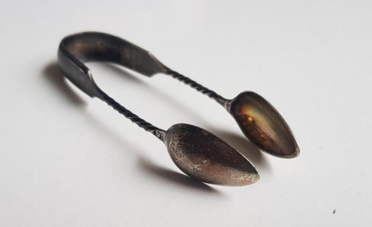 Zilveren suikertang Kooiman (1901 – 1905), Antiek en Kunst, Antiek | Goud en Zilver, Zilver, Ophalen of Verzenden