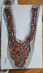 Naaibare kraag met fleurig kralenwerk; 7 stuks beschikbaar, Ophalen of Verzenden, Nieuw, Applicatie