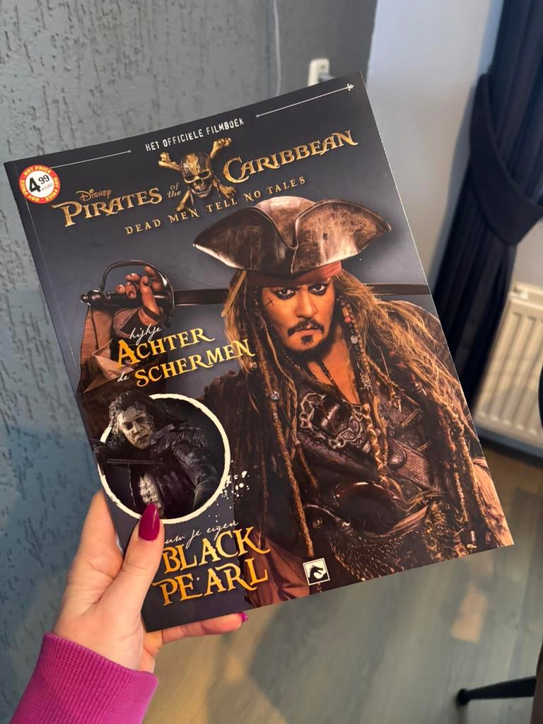 Pirates of the Caribbean het officiële filmboek, Ophalen of Verzenden, Zo goed als nieuw, Muziek, Film of Tv