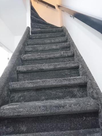 Trap stofferen & Bekleden // tapijt-vinyl-sisal beschikbaar voor biedingen