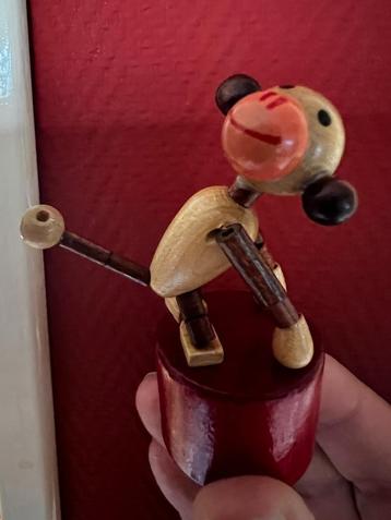 vintage houten aapje beschikbaar voor biedingen