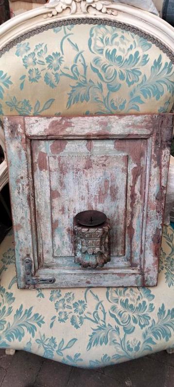 Brocante wanddecoratie hout voor kaars beschikbaar voor biedingen