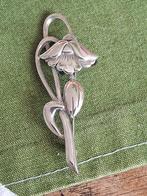 charmante  broche  voor dames , gemaakt rond de jaren 60. , 4 tot 7 cm, Ophalen of Verzenden, Zo goed als nieuw, Zilver