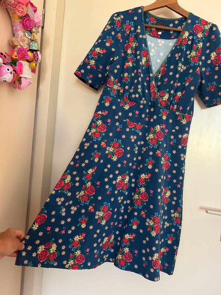 Tante Betsy Jurk Auntie Blue Alpen Wiese maat L, Kleding | Dames, Jurken, Zo goed als nieuw, Maat 42/44 (L), Blauw, Knielengte