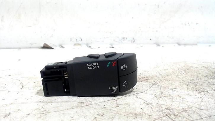 Radio bediening Renault Twingo, Auto diversen, Autoradio's, Ophalen of Verzenden