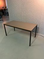 Bruin bureau met zwarte poten, Huis en Inrichting, Ophalen, Gebruikt, Bureau