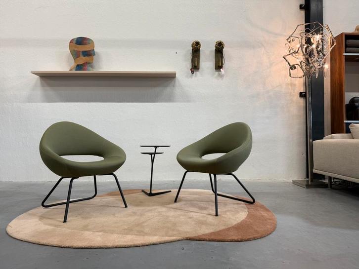 2 Nieuw Artifort Shark Lounge Fauteuil groen Design stoel, Huis en Inrichting, Fauteuils, Nieuw, Stof, 50 tot 75 cm, 75 tot 100 cm